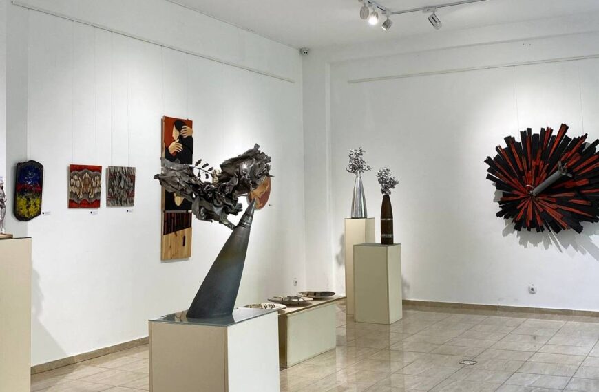 У Львові відбулась виставка творчих робіт з уламками ворожої зброї
