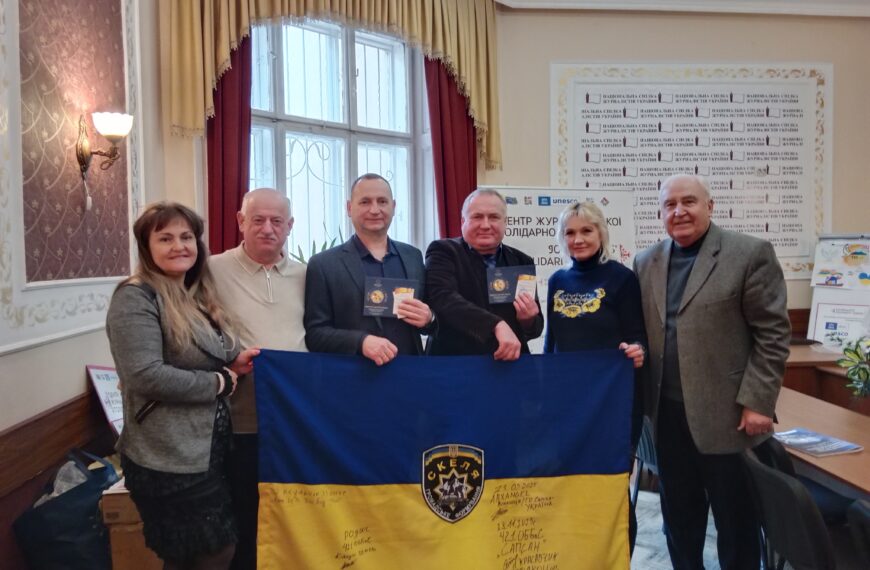 На війні без зброї: волонтерська робота Андрія Струка та Андрія Старого