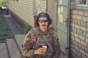 «Не заради, а всупереч»: історія волонтера Назара Павлишина