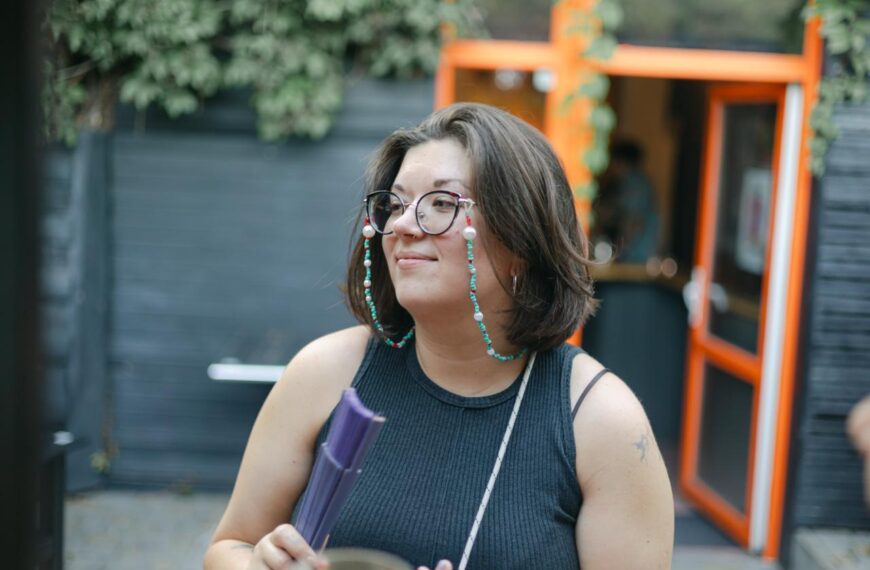 «Або у війську, або для війська»: Як Олександра Прокопенко, організаторка культурних подій, допомагає армії через благодійні збори