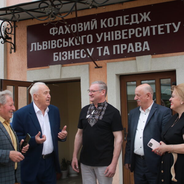 Журналістика як місія: у Старому Самборі відбувся круглий стіл за участі медійників